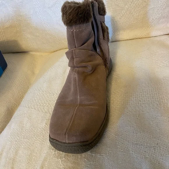 BareTraps Brown Fur-Lined Winter Boots - Picture 2 of 6